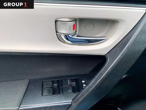 Certified 2018 Toyota Corolla LE FWD image 35