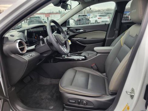 Used 2024 Chevrolet Trax ACTIV w/ Sunroof Package image 8