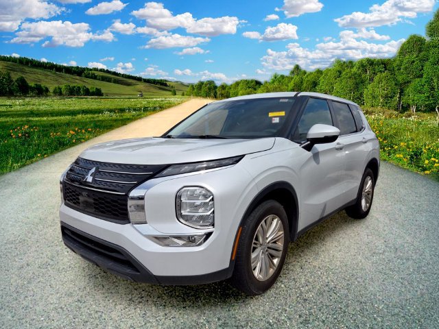 Used 2022 Mitsubishi Outlander ES FWD image 3