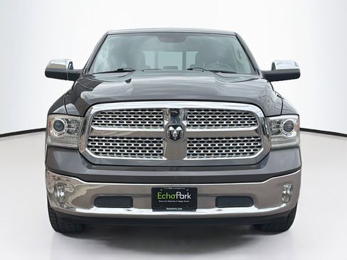 Used 2018 RAM 1500 Laramie w/ Convenience Group AWD/4WD image 2