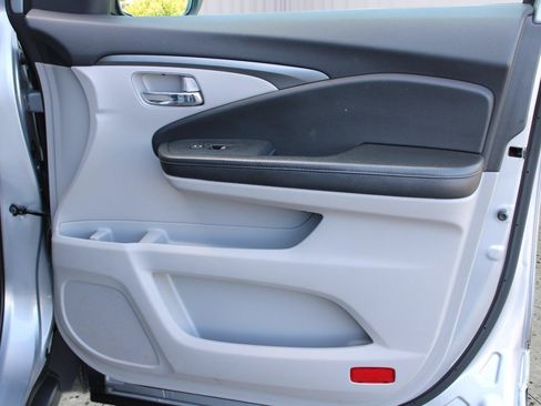 Used 2016 Honda Pilot EX image 40
