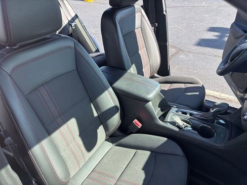 Used 2023 Chevrolet Equinox RS image 38