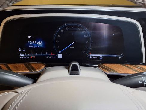 Certified 2023 Cadillac Escalade ESV Sport Platinum w/ Heavy-Duty Trailer Package image 10