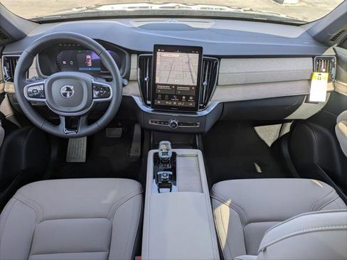 New 2026 Volvo XC90 B5 Core image 11