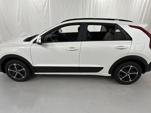 New 2025 Kia Niro EX image 6