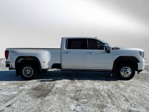 Used 2022 GMC Sierra 3500 Denali w/ Denali Ultimate Package AWD/4WD image 2