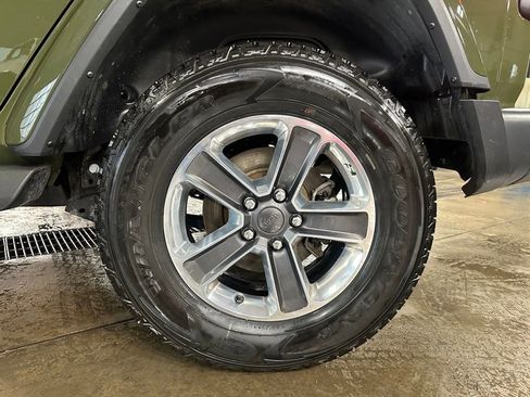 Used 2023 Jeep Wrangler Unlimited Sahara w/ Dual Top Group AWD/4WD image 41