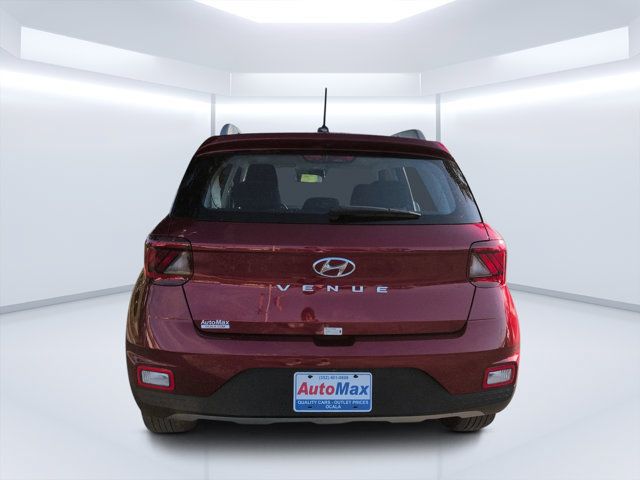 Used 2025 Hyundai Venue SEL FWD image 4