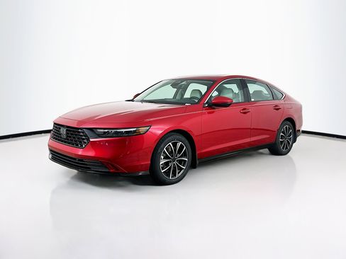 Used 2024 Honda Accord EX-L image 3