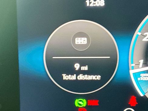 New 2025 Volkswagen Tiguan SE image 14