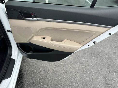 Used 2018 Hyundai Elantra Value Edition FWD image 15