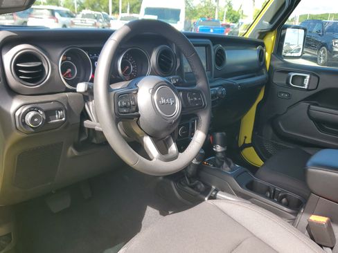Used 2023 Jeep Wrangler Sport image 9