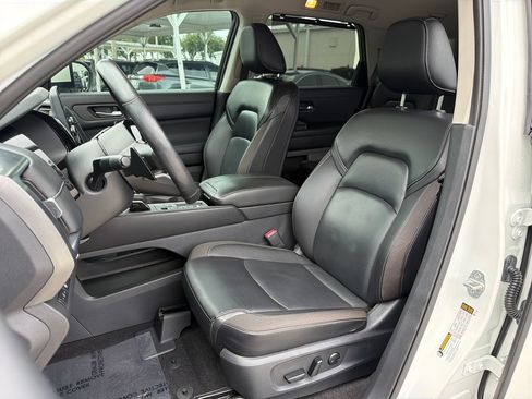 Certified 2024 Nissan Pathfinder SL FWD image 30