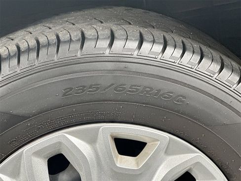 Used 2023 Ford Transit 350 XLT image 33