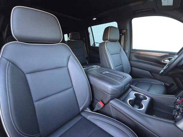 Used 2024 Chevrolet Suburban Premier w/ Premium Package AWD/4WD image 28