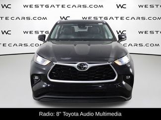 Used 2023 Toyota Highlander XLE FWD video 2