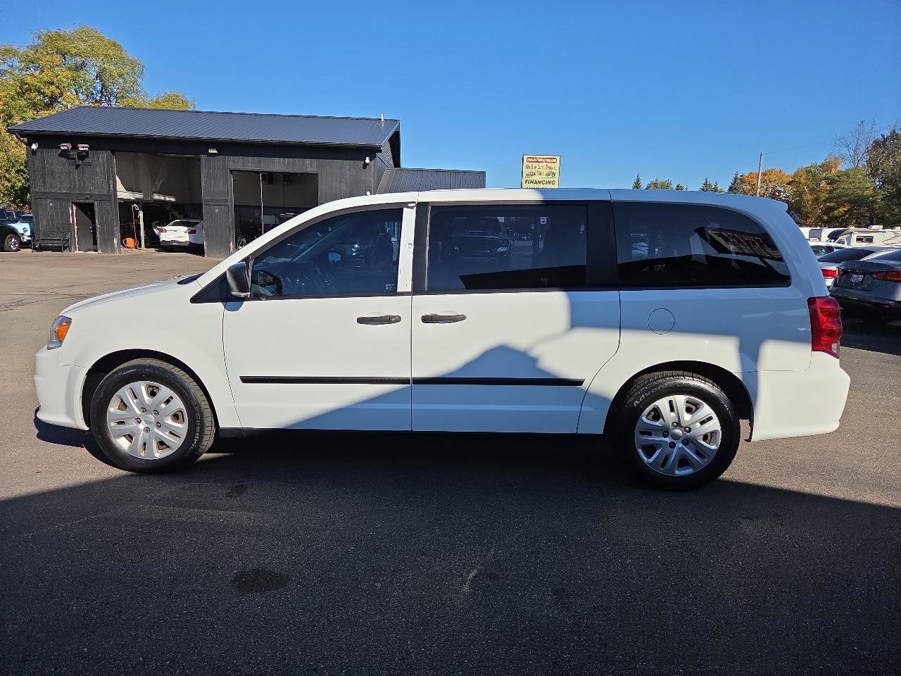 Used 2015 Dodge Grand Caravan American Value Package FWD image 6