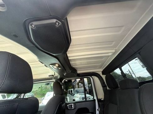 Used 2023 Jeep Gladiator Mojave w/ Trailer Tow Package AWD/4WD image 71