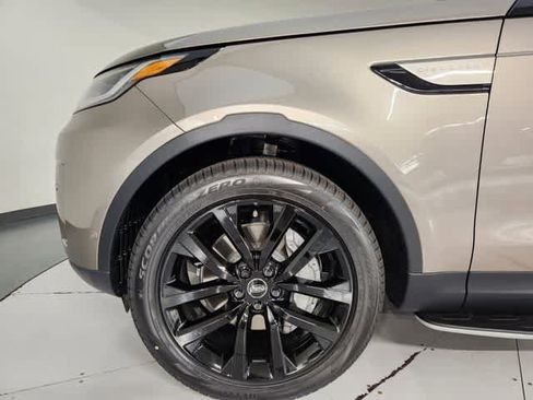 New 2026 Land Rover Discovery S AWD/4WD image 11