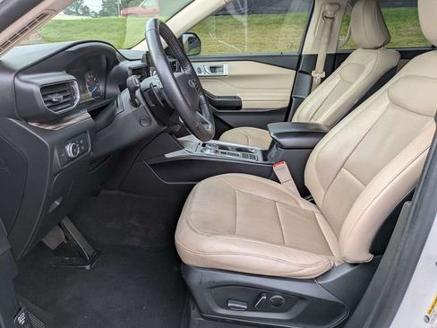 Used 2020 Ford Explorer Limited w/ Class III Trailer Tow Package RWD image 21