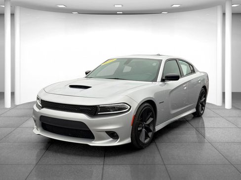 Used 2022 Dodge Charger R/T w/ Performance Handling Group image 3