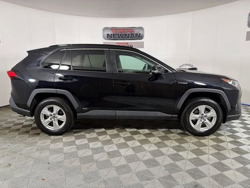 Used 2020 Toyota RAV4 XLE AWD/4WD image 2
