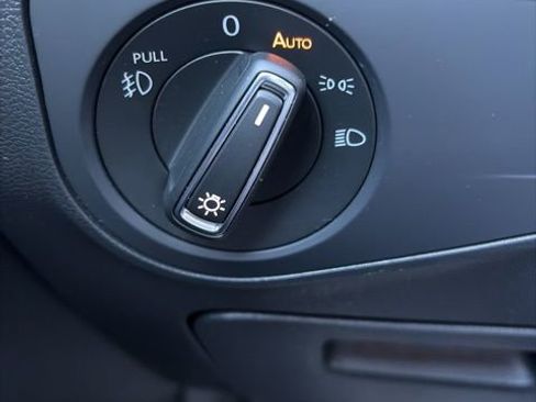 Used 2020 Volkswagen Tiguan SEL w/ 3rd Row Seat Package image 35