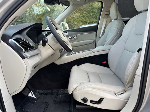 Used 2025 Volvo XC90 B6 Ultra w/ Lounge Package image 23