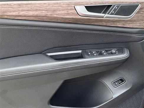 Certified 2025 Volkswagen Atlas SEL image 14