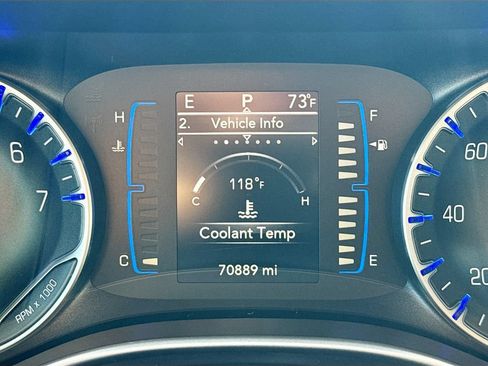 Used 2017 Chrysler Pacifica Touring FWD image 15