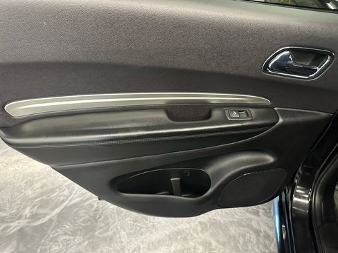 Used 2013 Dodge Durango SXT w/ Blacktop Pkg image 10