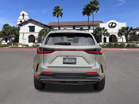 Used 2025 Lexus NX 250 FWD w/ Accessory Package (Z2) image 3