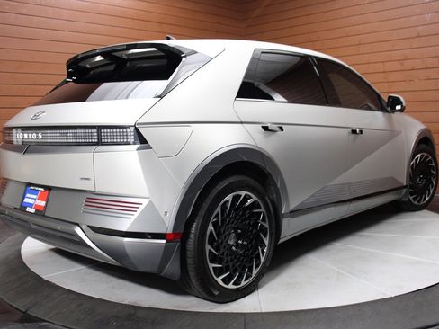 Used 2024 Hyundai Ioniq 5 Limited image 6