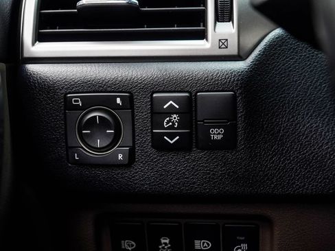 Used 2023 Lexus GX 460 Premium w/ Accessory Package AWD/4WD image 36