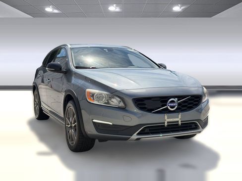 Used 2018 Volvo V60 T5 Cross Country w/ Convenience Package AWD/4WD image 7