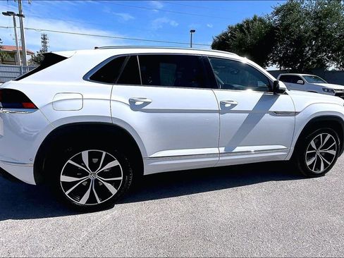 Certified 2024 Volkswagen Atlas Cross Sport SEL Premium R-Line AWD/4WD image 4