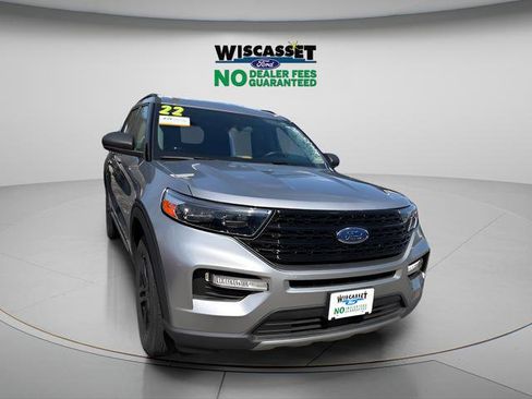 Certified 2022 Ford Explorer XLT w/ Equipment Group 202A AWD/4WD image 1