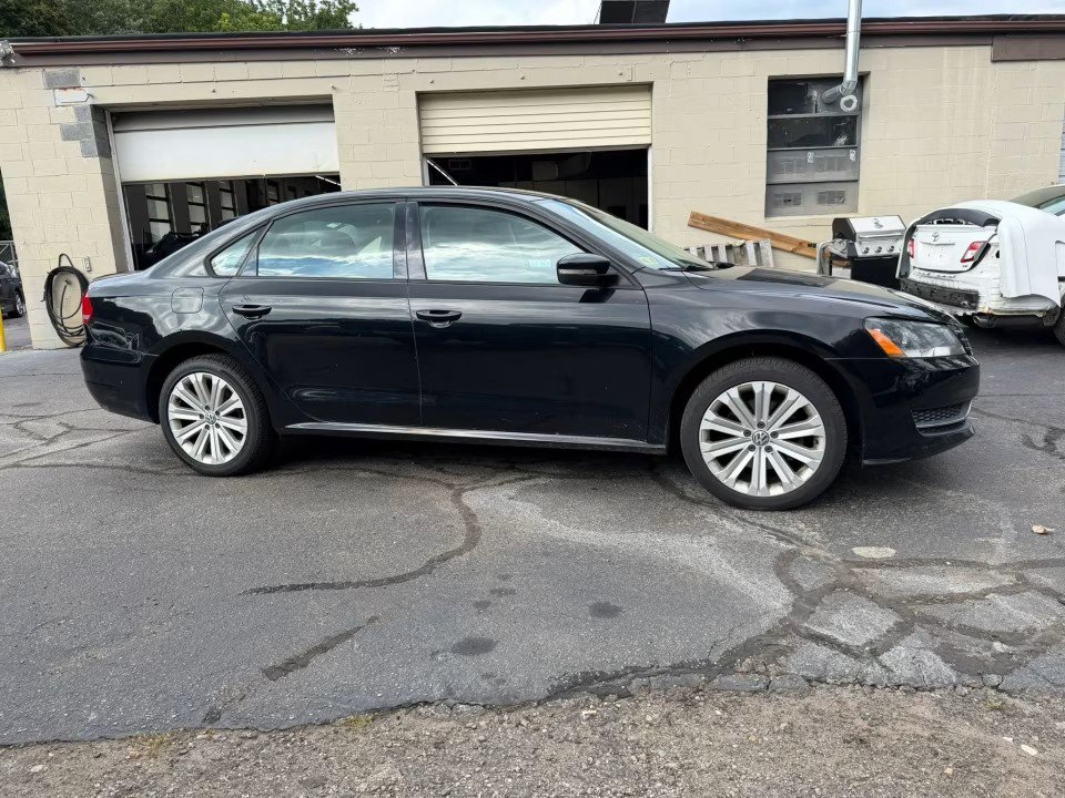 Used 2015 Volkswagen Passat 1.8T S FWD image 6