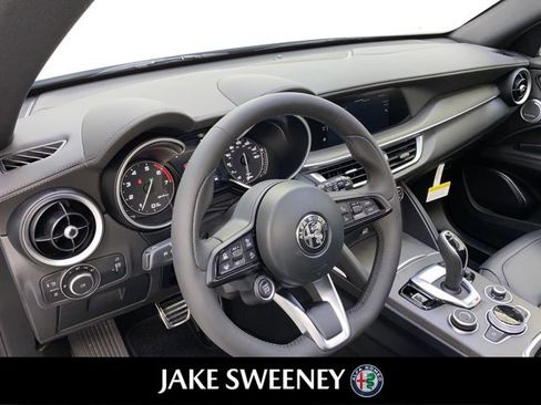 Used 2023 Alfa Romeo Stelvio Ti AWD/4WD image 27