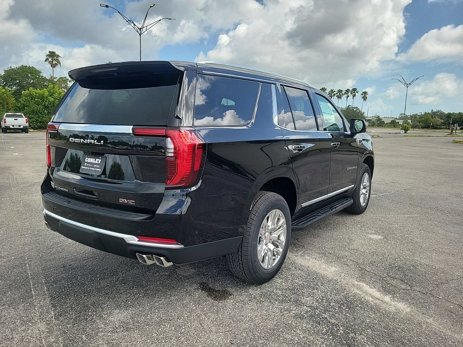 New 2026 GMC Yukon Denali w/ Advanced Technology Package AWD/4WD image 5