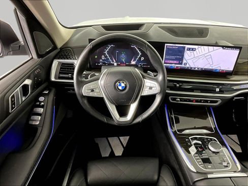 Used 2024 BMW X7 xDrive40i AWD/4WD image 17