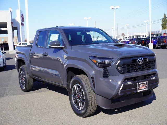 Used 2025 Toyota Tacoma TRD Sport w/ TRD Sport Upgrade Package AWD/4WD image 27