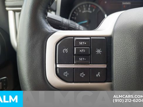 Used 2024 Ford Expedition XLT image 29