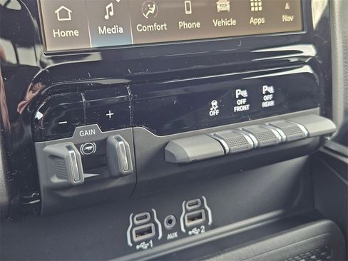 New 2026 RAM 1500 4x4 Crew Cab image 29