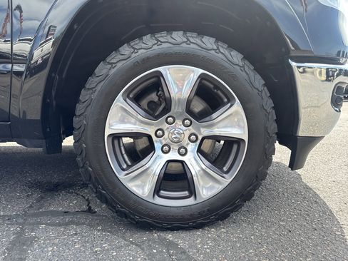Used 2019 RAM 1500 Laramie AWD/4WD image 6