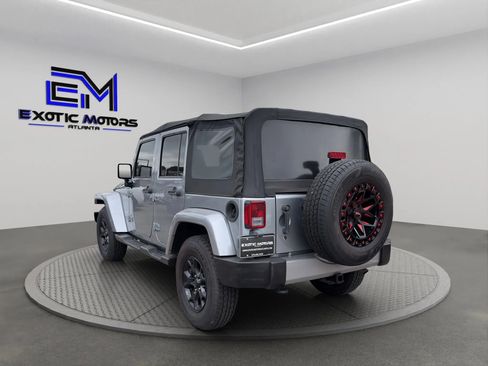 Used 2016 Jeep Wrangler Unlimited Sahara w/ Max Tow Package AWD/4WD image 3