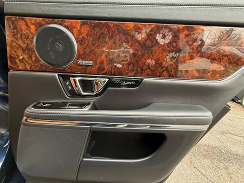 Used 2016 Jaguar XJ R-Sport image 24