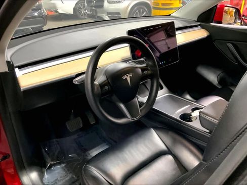 Used 2021 Tesla Model Y Long Range image 17
