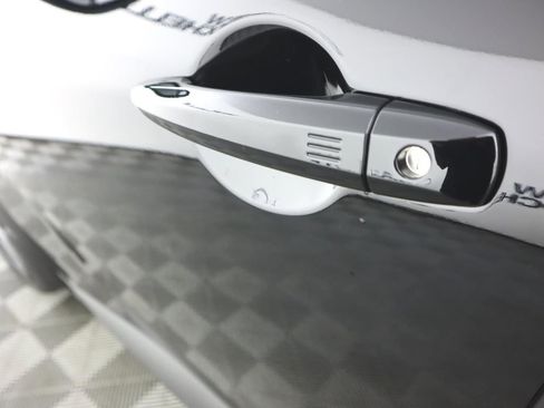 Certified 2025 Nissan Pathfinder S image 9