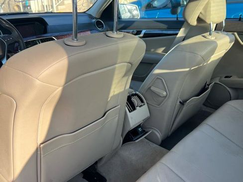 Used 2013 Mercedes-Benz C 250 Sedan w/ Premium 1 Pkg image 7